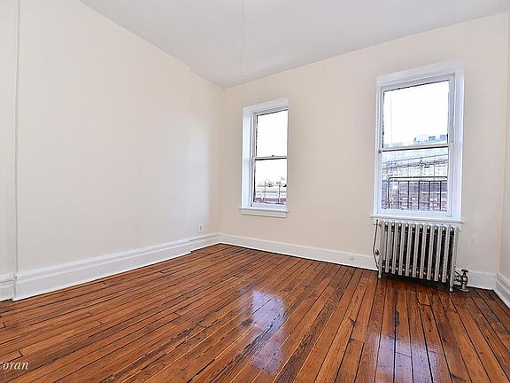 5th image of 226 W 4th St APT 18