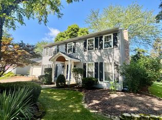 2026 Burnham Pl, Wheaton, IL 60189