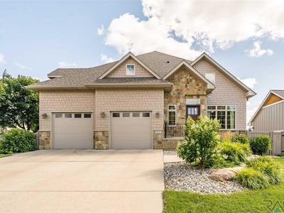 5837 S Frontier Trl, Sioux Falls, SD, 57108