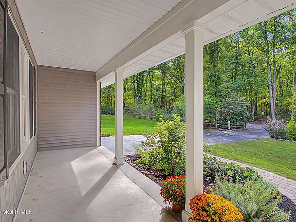 3rd image of 15 Hendrickson Drive