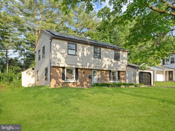 60 Pinafore Ln, Willingboro, NJ 08046