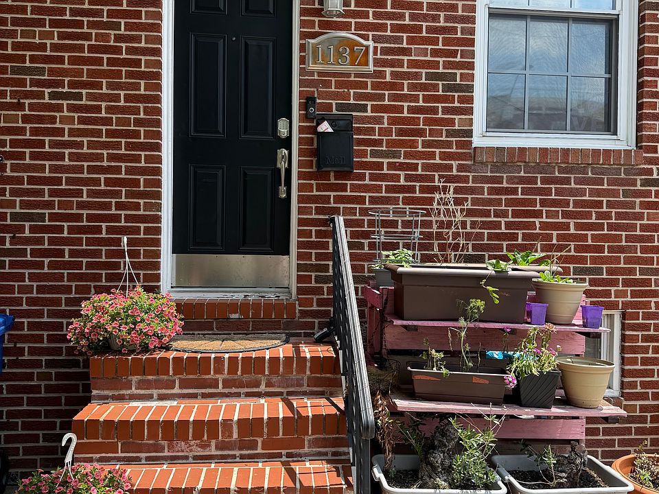 1st image of 1137 Scott St
