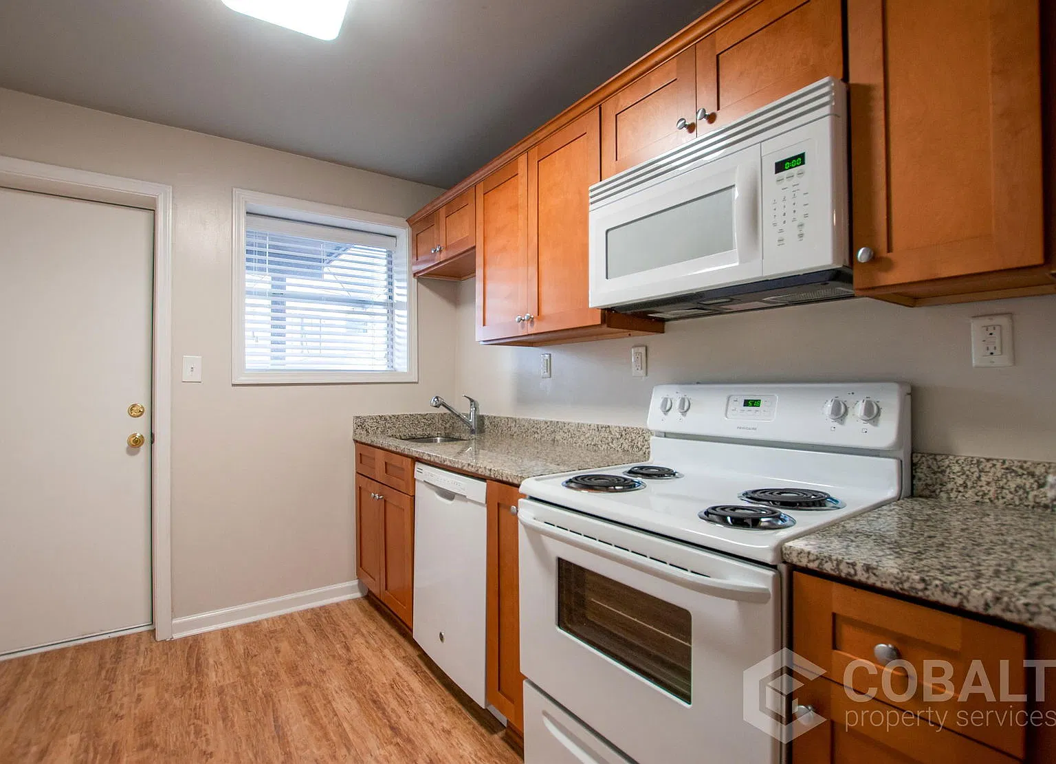 271 Glen Iris Dr NE — Photo 3