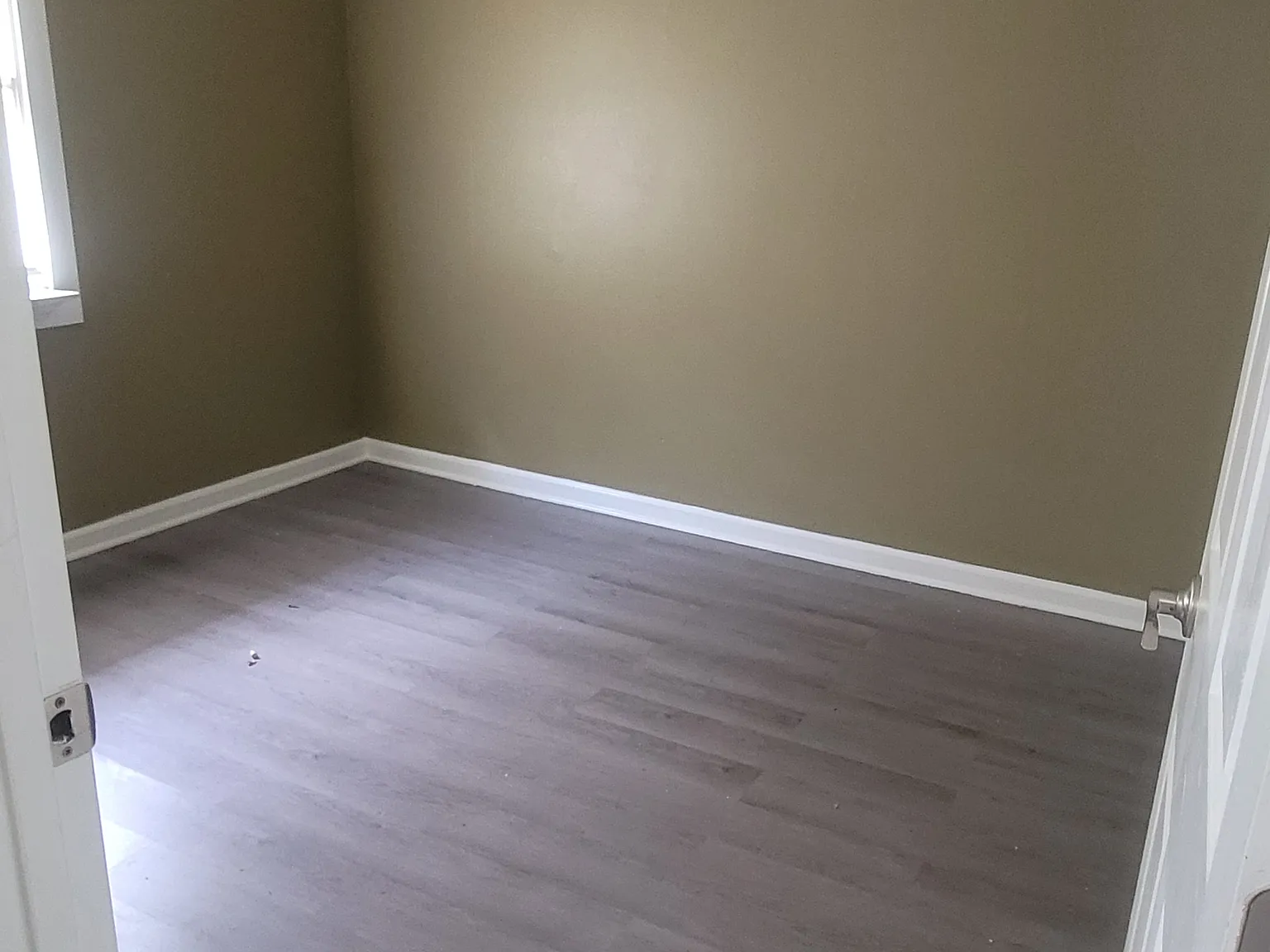 2 bed, $1,000 — Photo 2