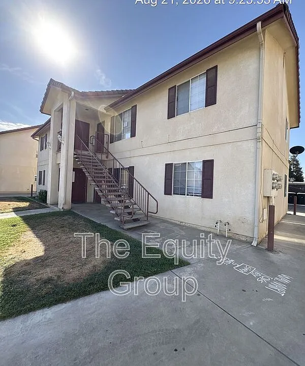 3739 W Myrtle Ct