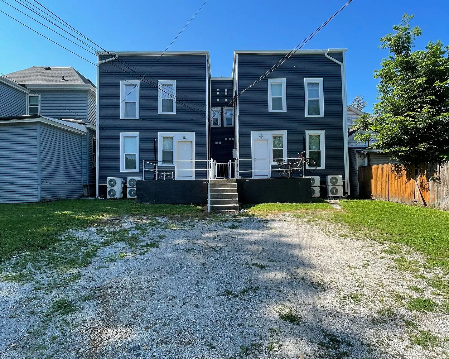 1106 Brown — Photo 3
