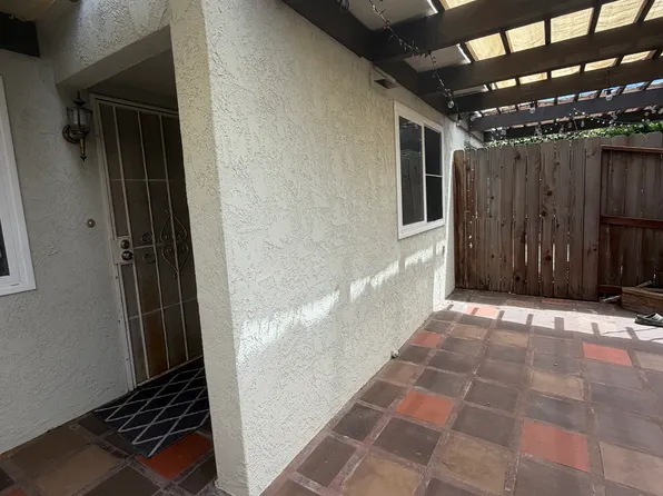 9575 Easter Way APT 9, San Diego, CA 92121