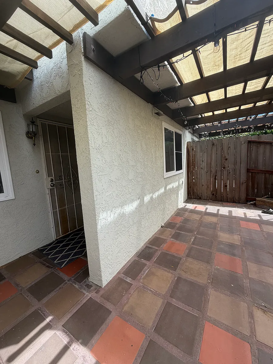 Building Photo - 9575 Easter Way #9