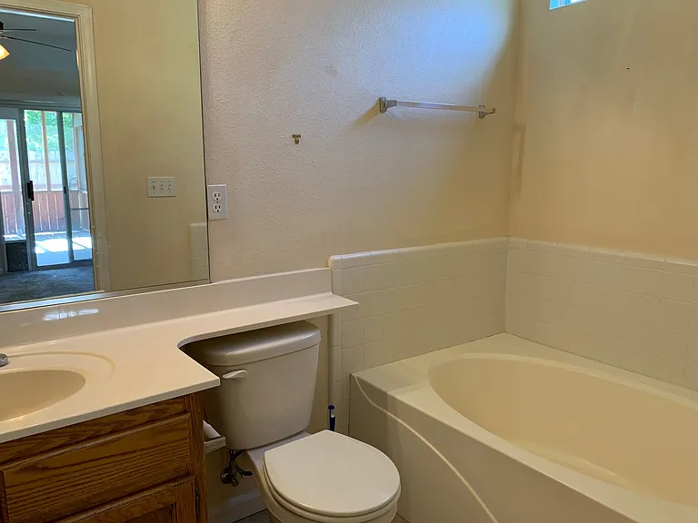 2088 Marilyn Dr — Photo 12
