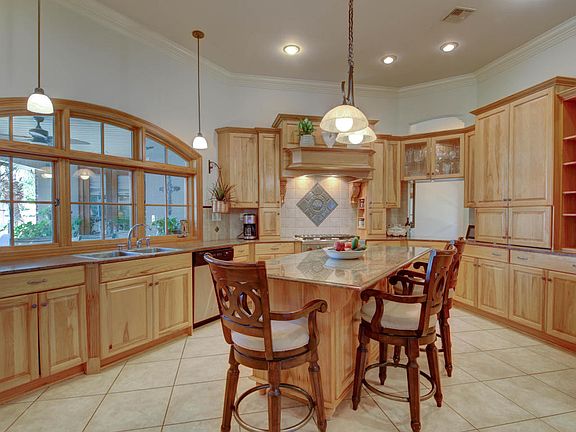 2nd image of 419 Lucerne Dr