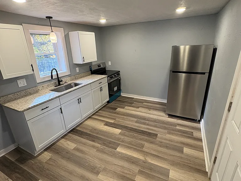 453 Tremont Ave SE — Photo 4