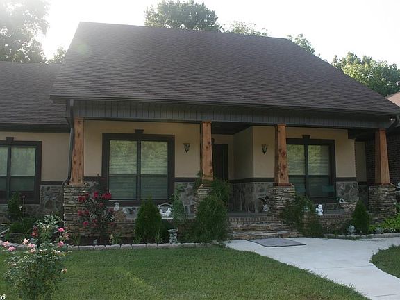 4th image of 153 River Dr E