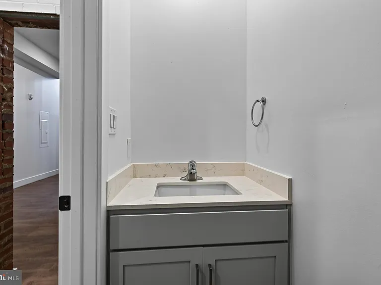 123 S Main St #6 — Photo 11