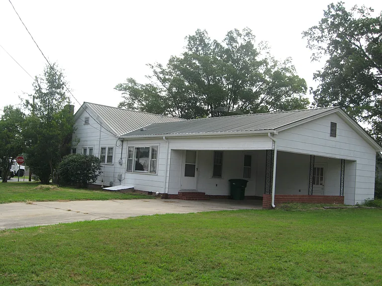 517 Concord Rd — Photo 1