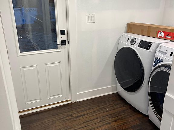 5th image of 416 Ludlow Ave