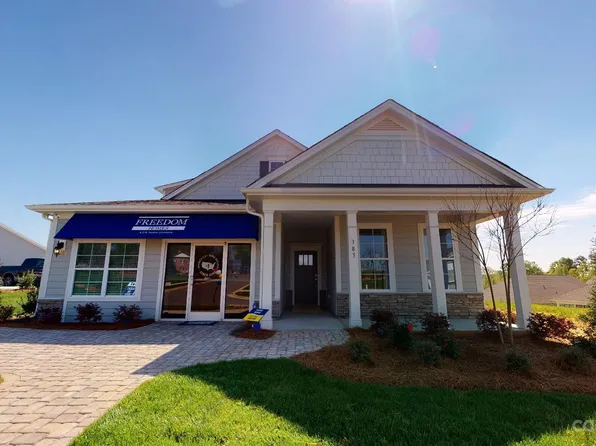 206 Fox Cove Rd, Hendersonville, NC 28792