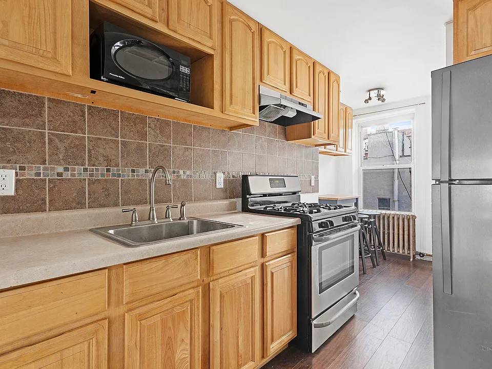 121 Mulberry St #5