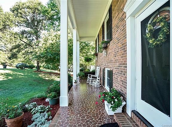 2nd image of 1005 Forestbrook Dr