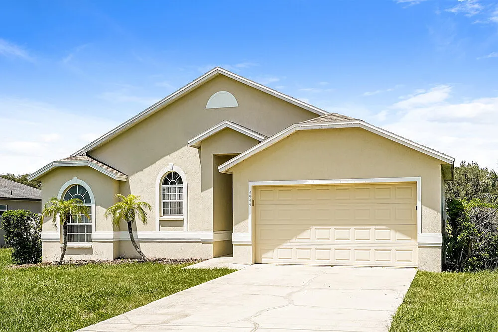 3 bed, 2.0 bath, 1265 sqft, $1,800 — Photo 3