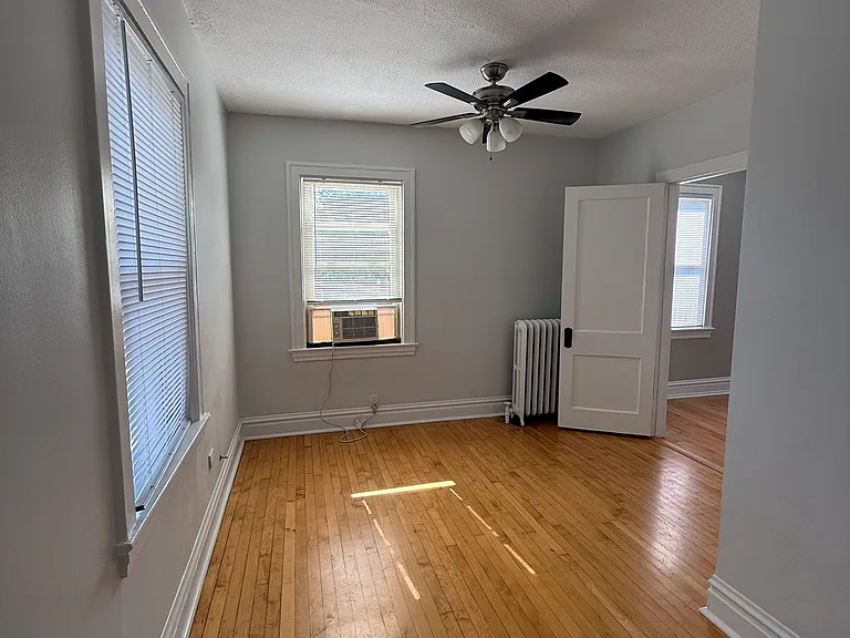 132 Circle Ave #2R — Photo 8