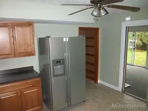 4th image of 28090 Hillview St
