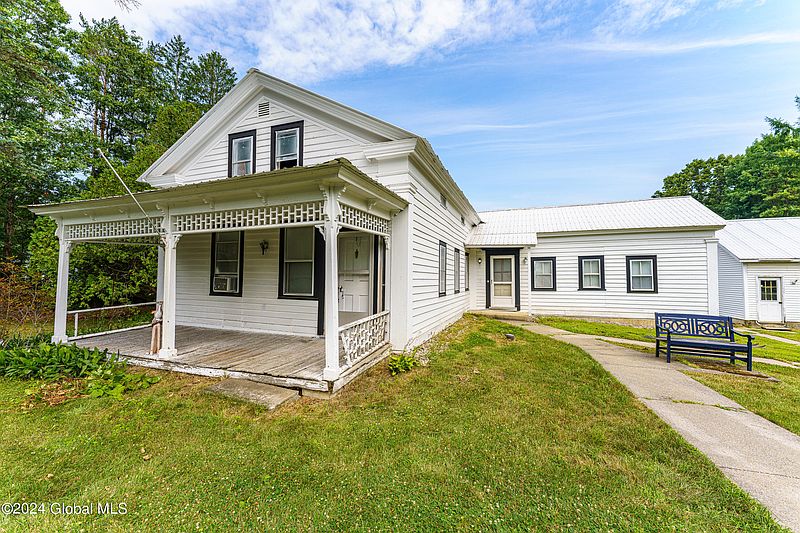4th image of 32 Traver Road