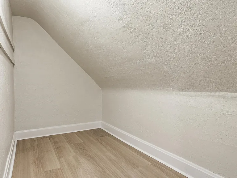 4029 Kingsbury Ave — Photo 23