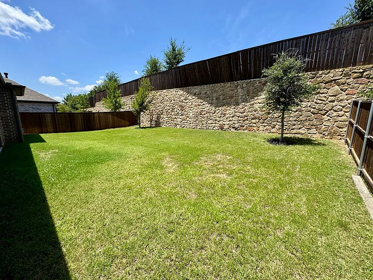 809 Uplands Dr — Photo 49