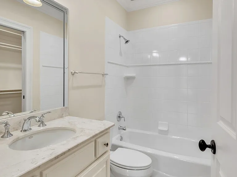3205 Woodlawn Dr — Photo 25
