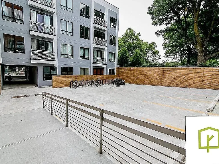 105 Vanderveer St #316C — Photo 6
