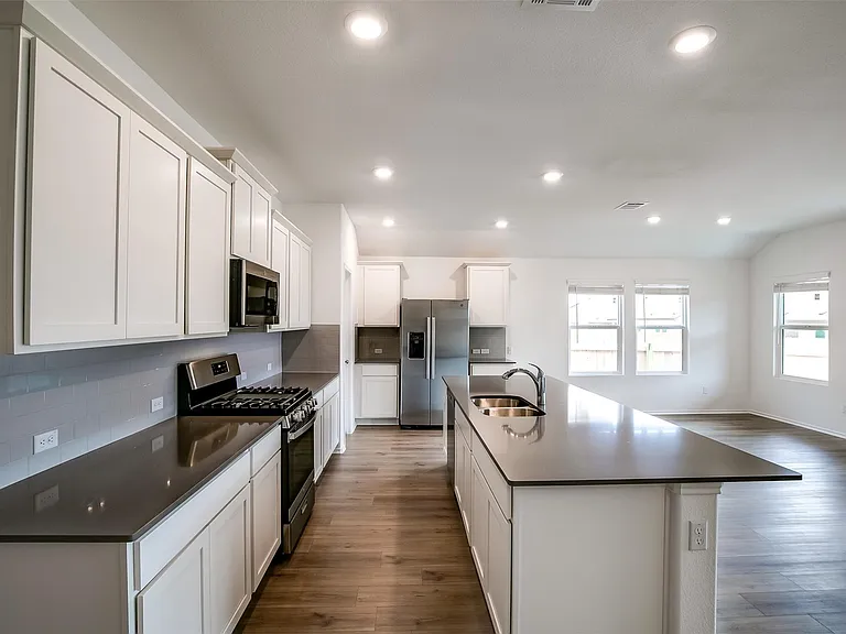 1740 Catahoula Dr — Photo 11