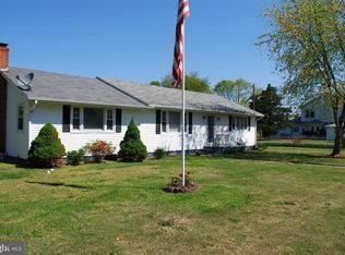 107 4th St, Colonial Beach, VA 22443