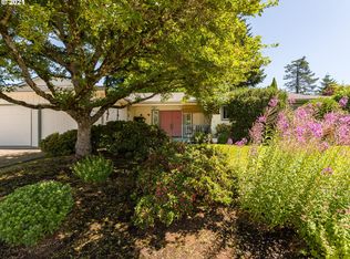 1170 NE Cochran Dr, Gresham, OR 97030