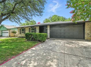 425 E Ferndale Ln, Grand Prairie, TX 75052