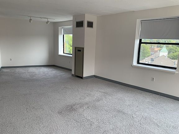 5th image of 35 Vine St APT 203