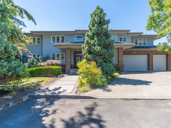 15686 SW Pleasantview Ct, Tigard, OR 97224