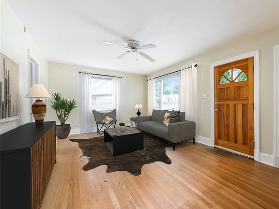 5th image of 2903 Briar Ln