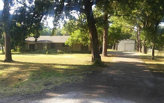 3rd image of 121 Jean Ln
