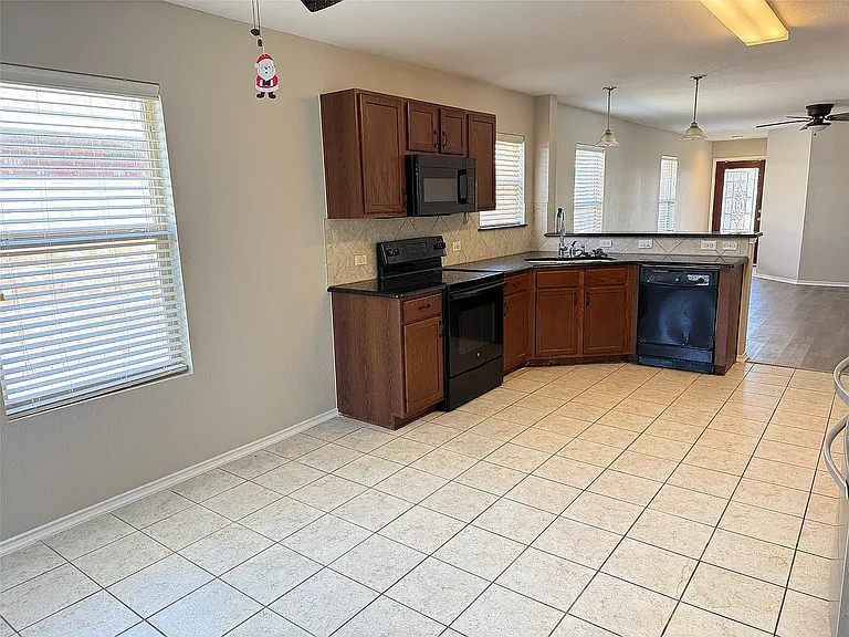 8833 Quarry Ridge Trl — Photo 8