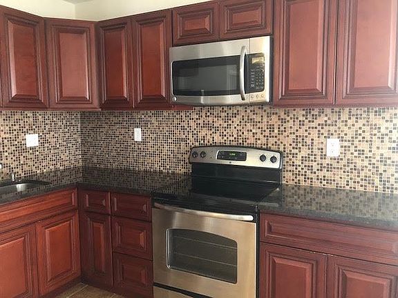 4th image of 5117 Cedar Ave #2