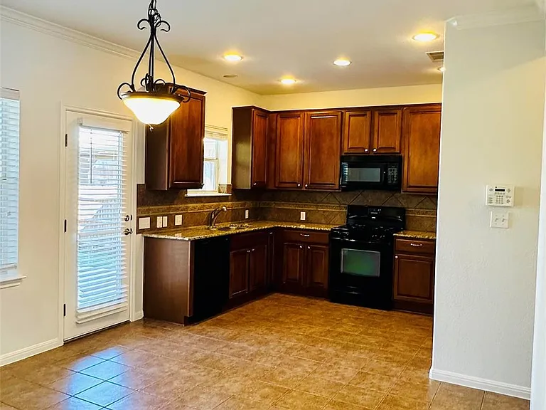 2800 Canyon Valley Run — Photo 6