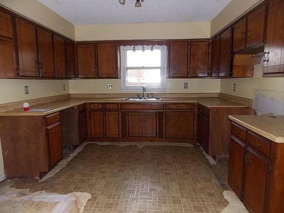 5th image of 1844 Fox Camp Ct