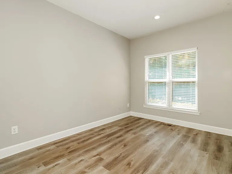 4048 Golfview Ct — Photo 10