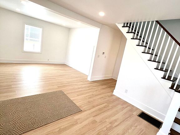3rd image of 436 N Keystone Ave