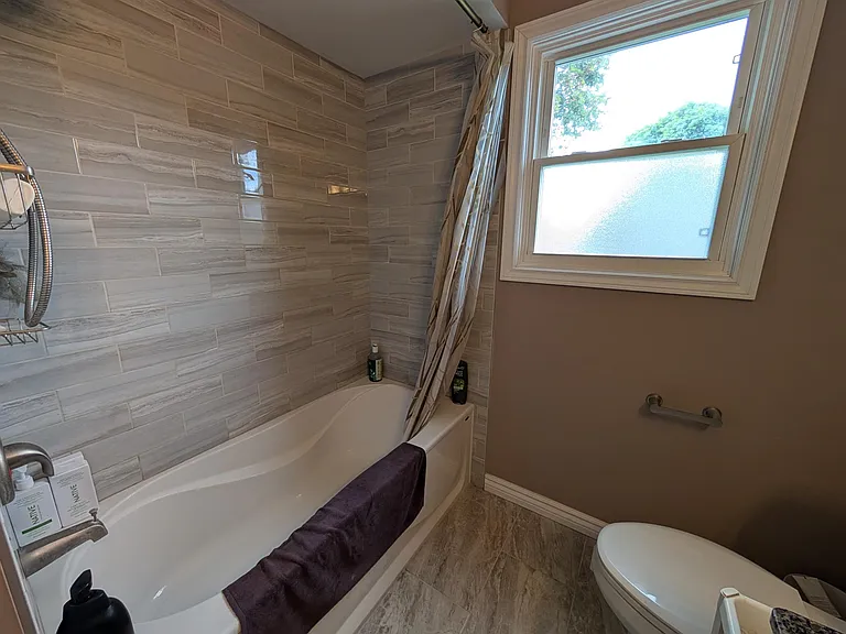 697 Collins Bay Rd #HOUSE — Photo 12