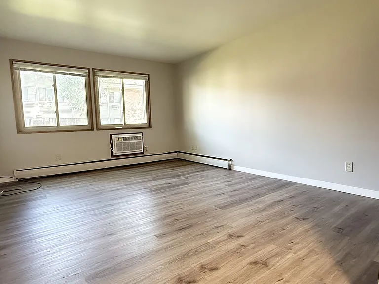 2070 Allen Blvd #21 — Photo 2