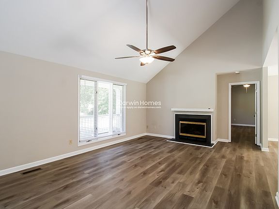 4th image of 11 Pineburr Ct