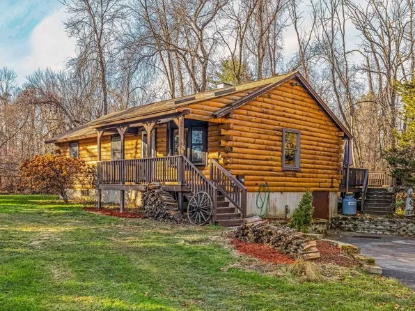 10 Crumhill, Amesbury, MA 01913