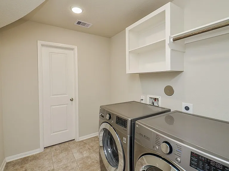 3035 Dragonlet Ln — Photo 39