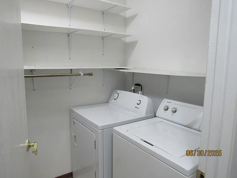 352 Pembroke Ct #5 — Photo 11